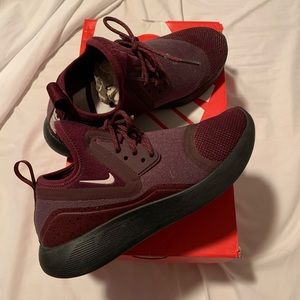 Nike lunarcharge essential